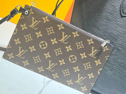 Louis Vuitton Neverfull MM Epi Black