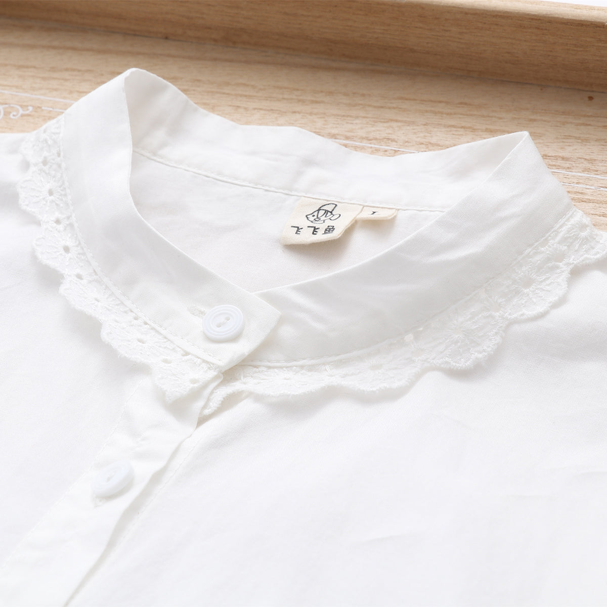 Lovely embroidered long-sleeved shirt  287