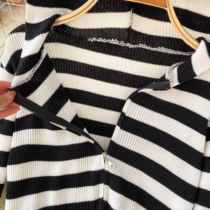 Simple striped long-sleeved hooded sweater short top  254