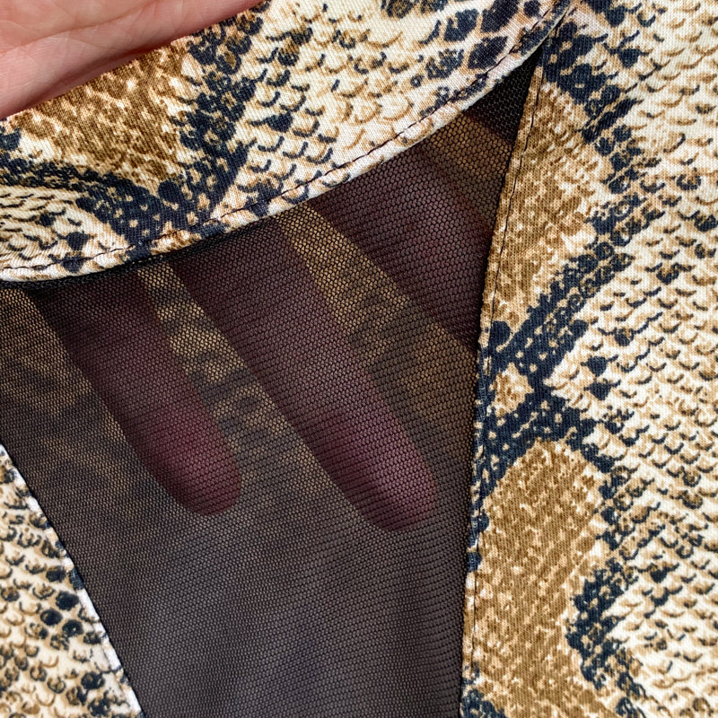 Fashionable crocodile pattern long-sleeved top  250