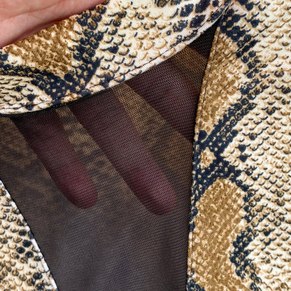 Fashionable crocodile pattern long-sleeved top  250