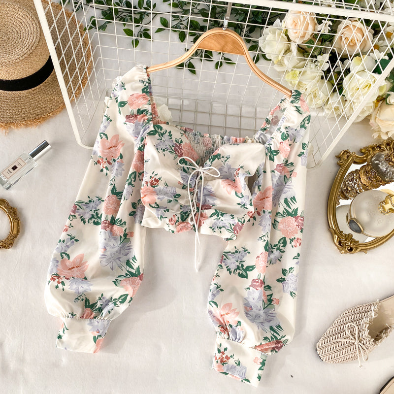 Stylish long-sleeved floral top  314