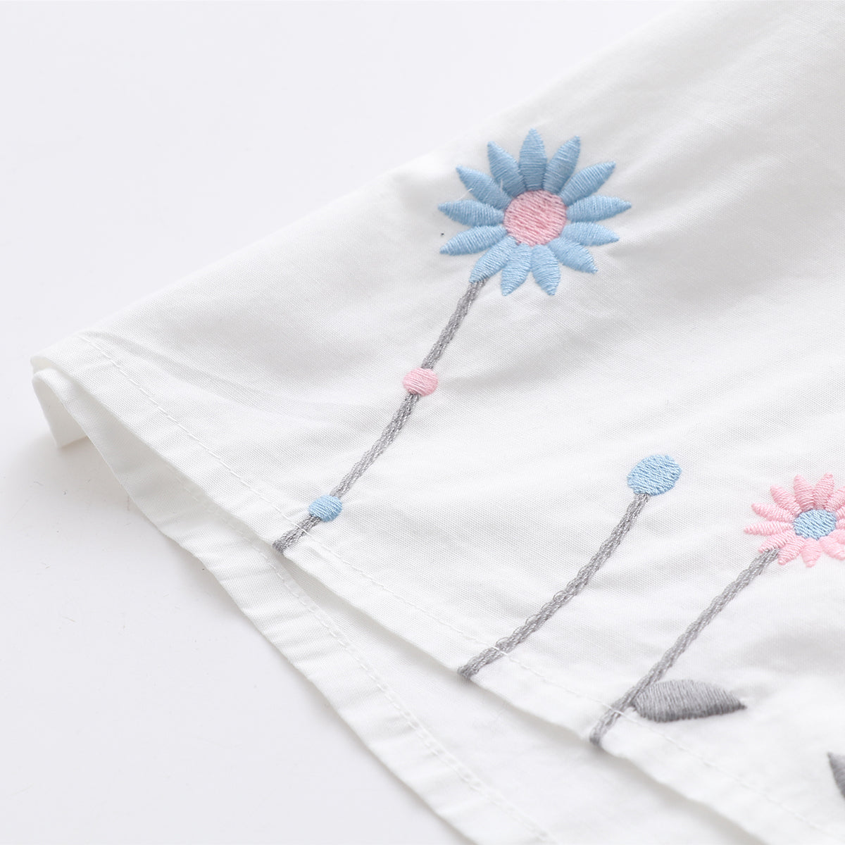 Lovely embroidered long-sleeved shirt  287