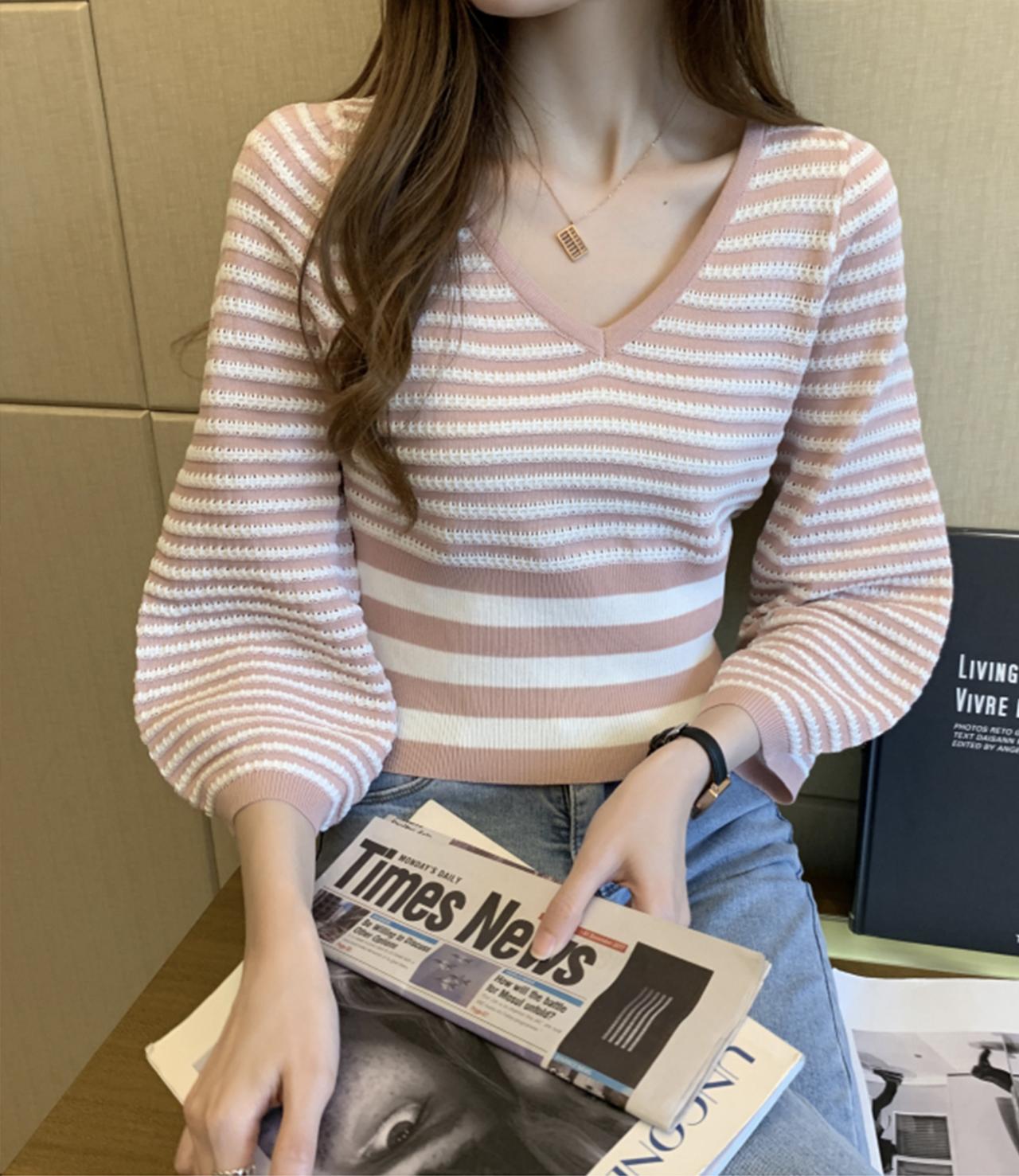 Cute v-neck striped knit top  309