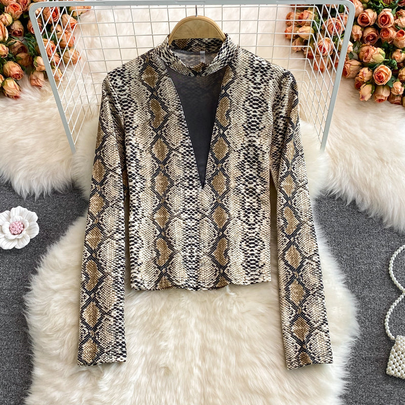 Fashionable crocodile pattern long-sleeved top  250