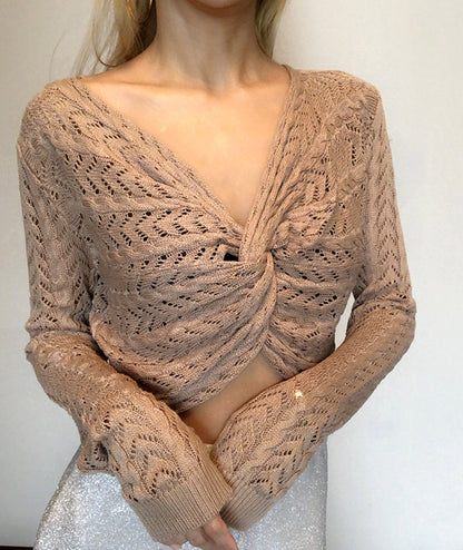 Fashionable v-neck cross cutout knitted top  112