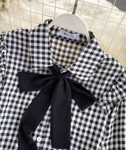 Cute black plaid top  372