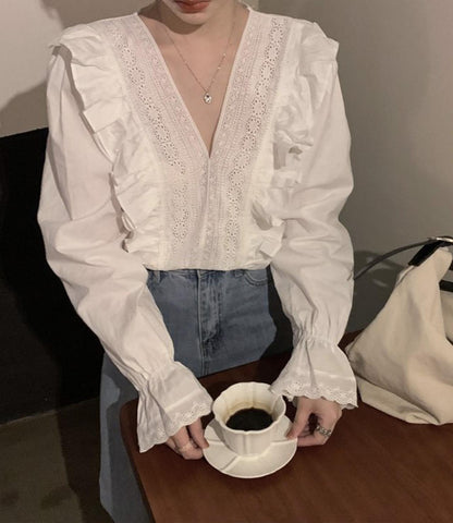 White v neck long sleeve tops  257