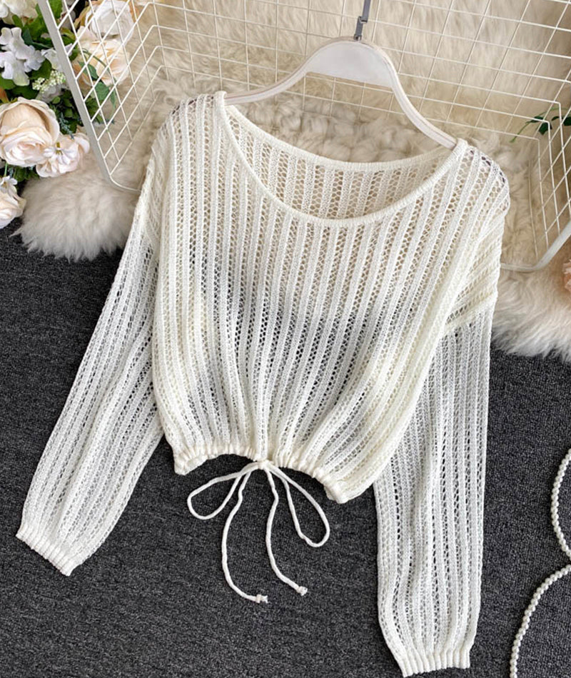 Thin cut-out knitted top  371