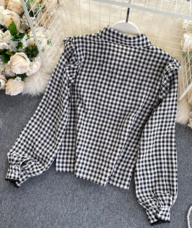 Cute black plaid top  372
