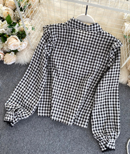 Cute black plaid top  372