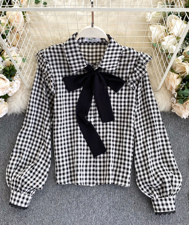 Cute black plaid top  372