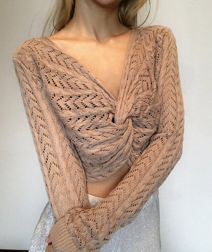 Fashionable v-neck cross cutout knitted top  112