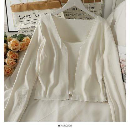 Long sleeved knitted small coat with slim suspender vest inside  1997