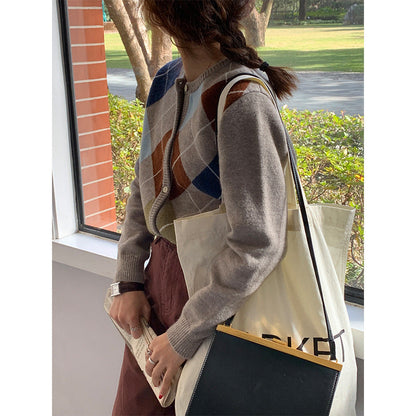 Gentle, vintage, round-neck plaid cardigan  1434