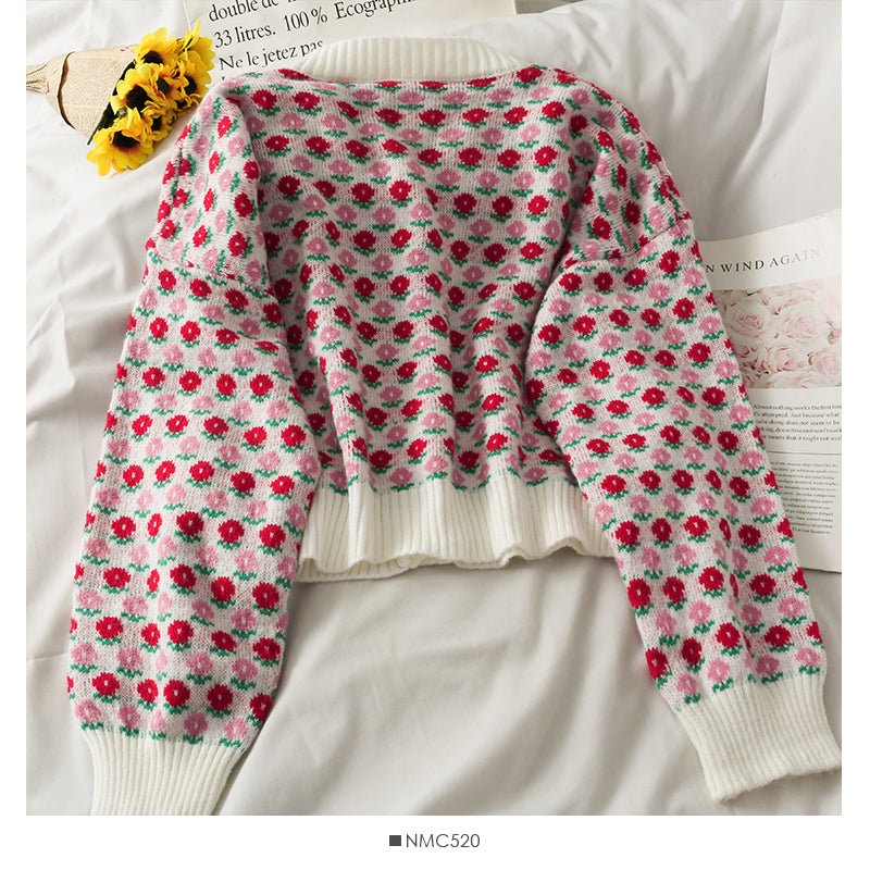 Sweet wind color blocking round neck single breasted long sleeved sweater  1969