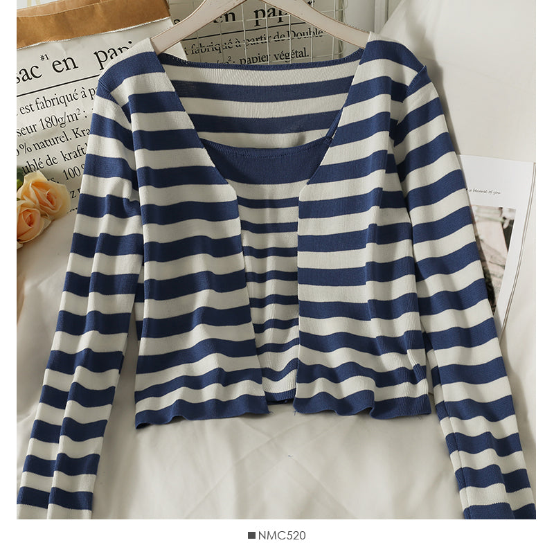 Long sleeved knitted small coat with slim suspender vest inside  1997