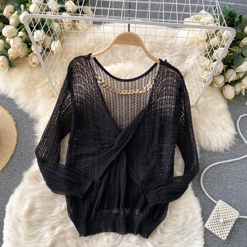 Kink cut-out slim fit short top long sleeve  1606