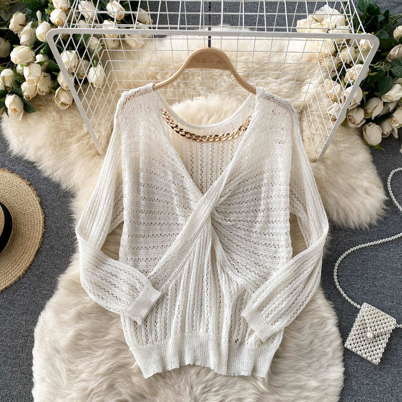 Kink cut-out slim fit short top long sleeve  1606