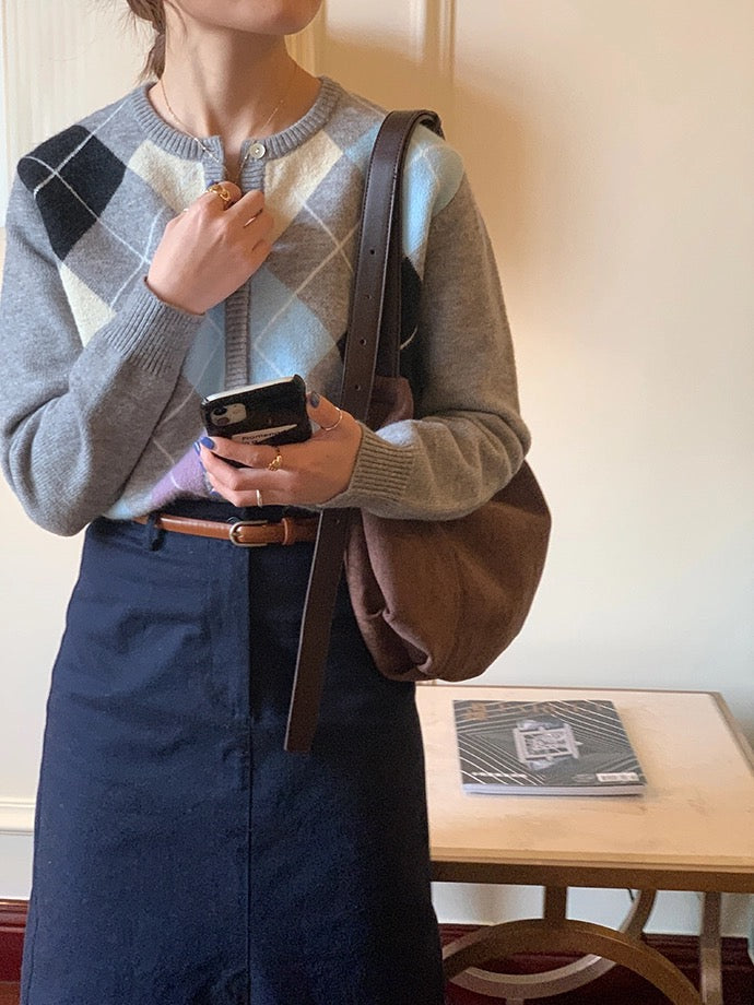 Gentle, vintage, round-neck plaid cardigan  1434