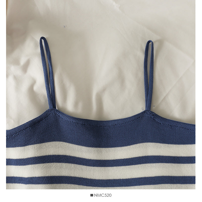 Long sleeved knitted small coat with slim suspender vest inside  1997