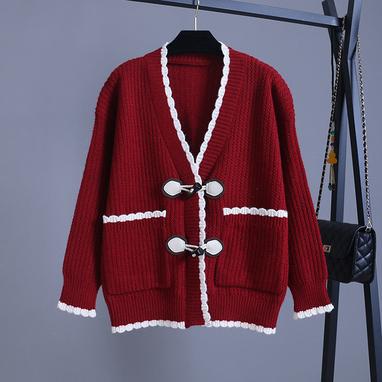 Cardigan, loose, horn-buttoned sweater top  1402