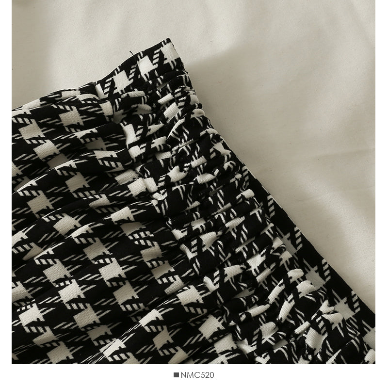 Hong Kong Vintage Plaid high waist medium length skirt with large hem  2568