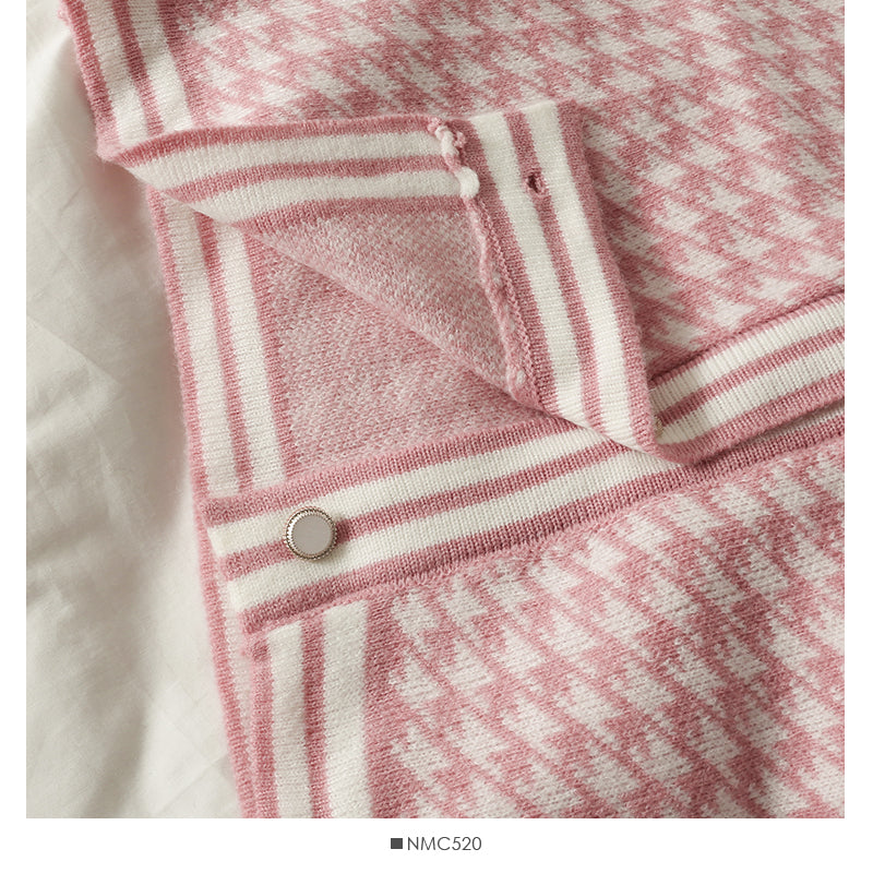 New Vintage thousand bird check low neck loose and thin sweater  1874