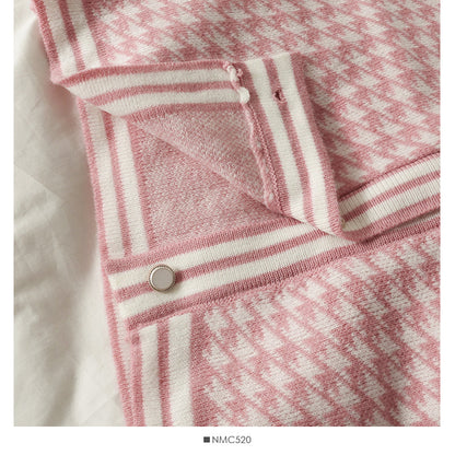 New Vintage thousand bird check low neck loose and thin sweater  1874