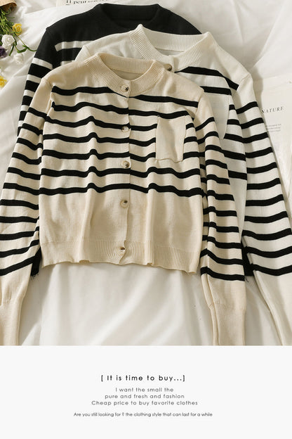 Sweater crew neck single breasted cardigan  1954