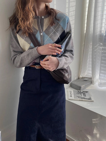 Gentle, vintage, round-neck plaid cardigan  1434