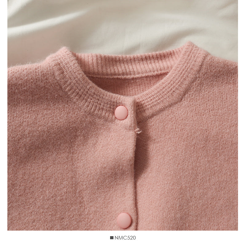 Loose and thin single breasted round neck sweater for women  1902