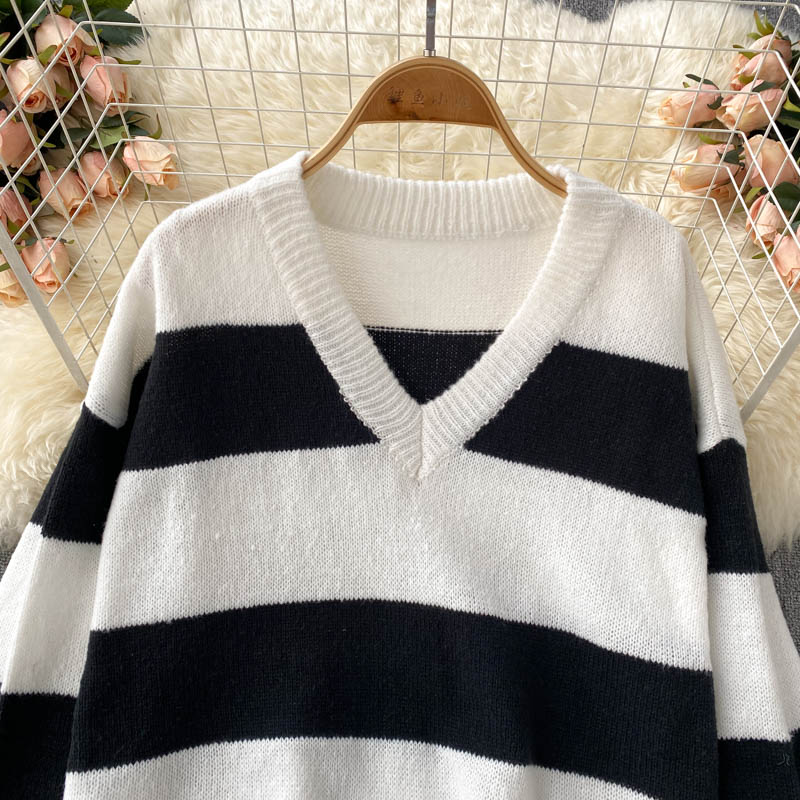 Simple V-neck knitted top long sleeve sweater  007