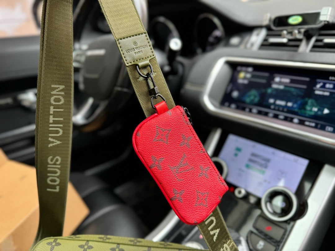 Louis Vuitton Trio Messenger M23783