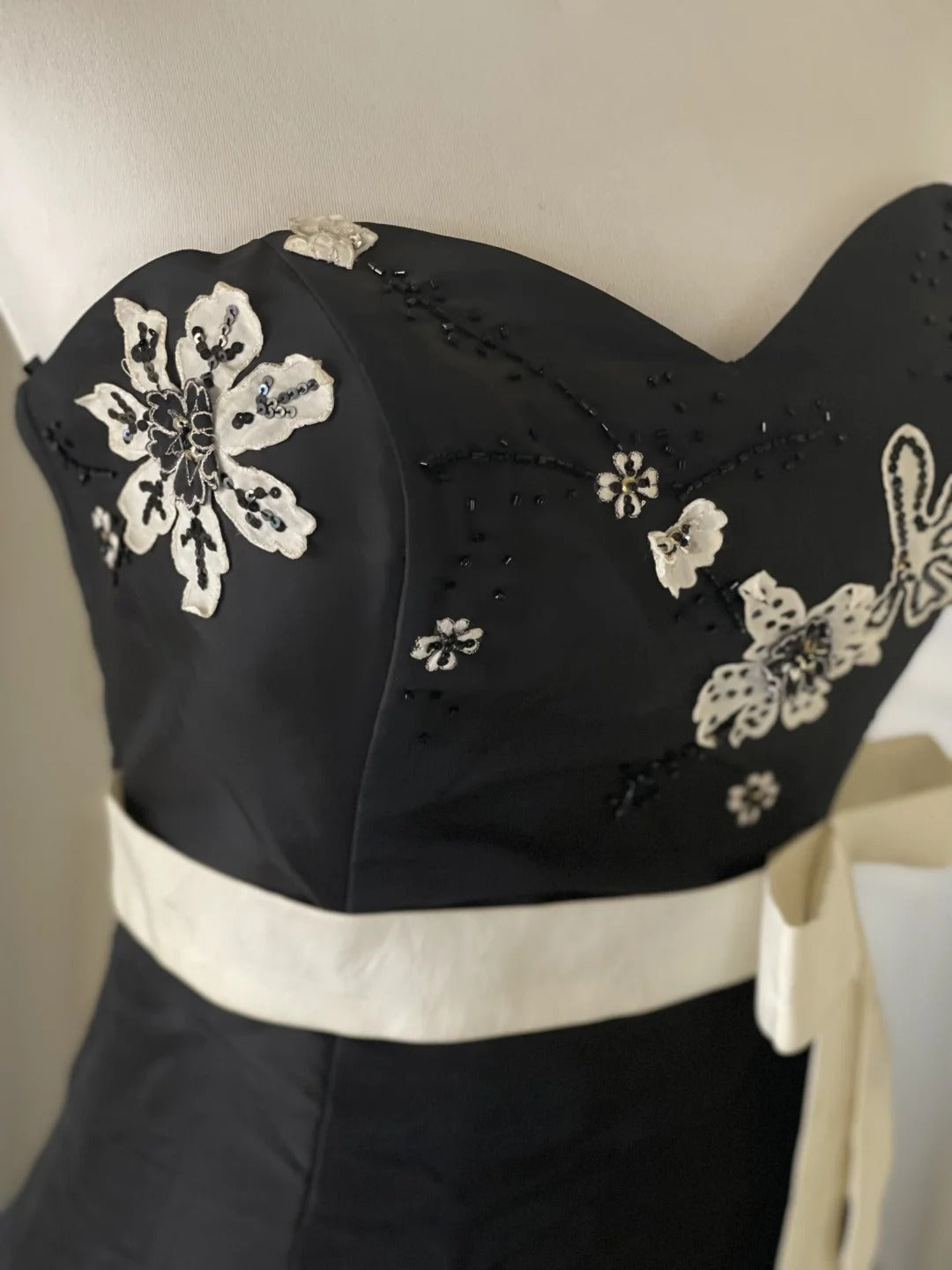 Black and White Elegant Stylish Exquisite Beaded Midi/Short Satin Homecoming Dresses Prom Dresses Evening Dresses Party Dresses Prom Dresses gh3999