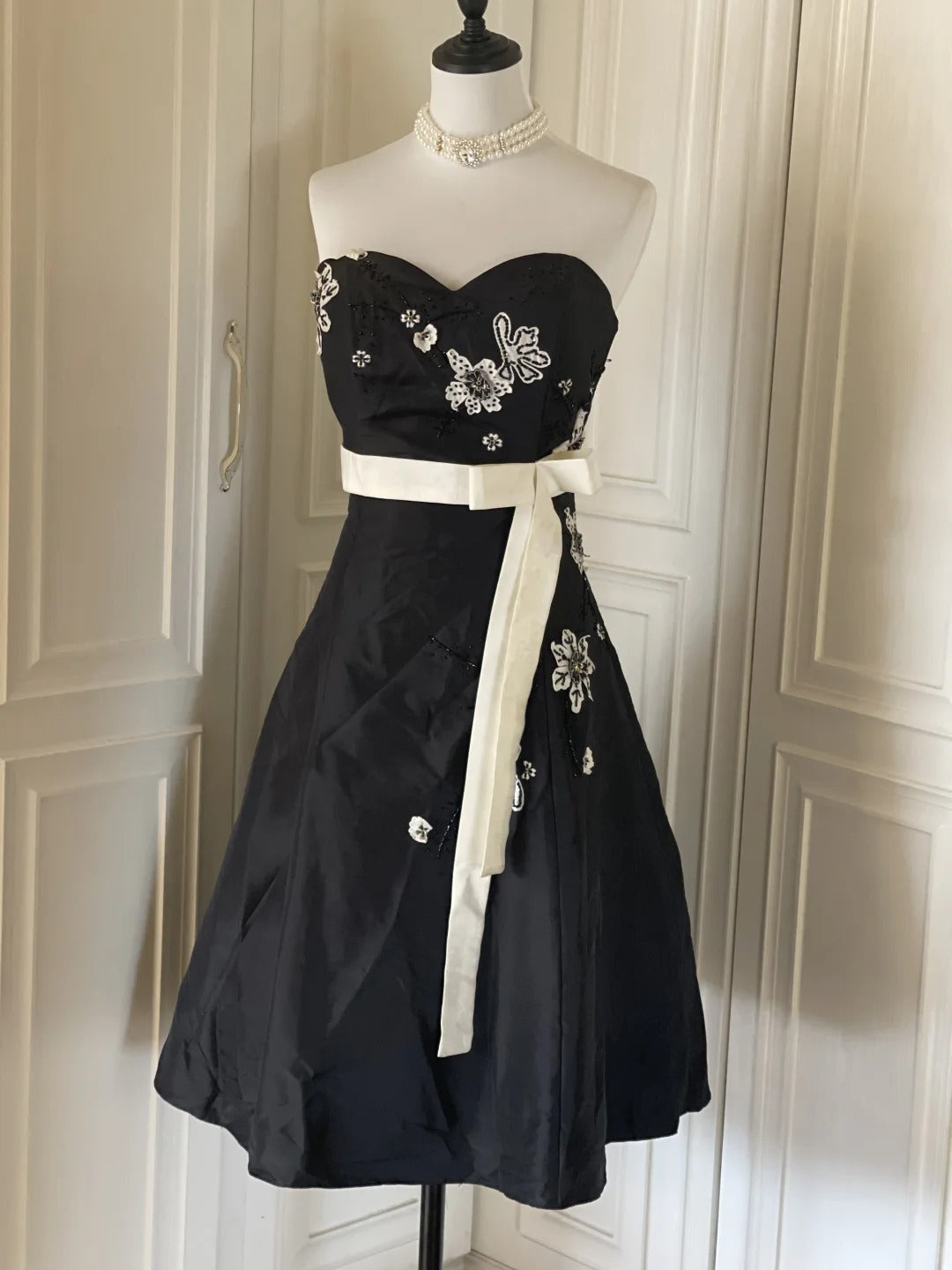 Black and White Elegant Stylish Exquisite Beaded Midi/Short Satin Homecoming Dresses Prom Dresses Evening Dresses Party Dresses Prom Dresses gh3999