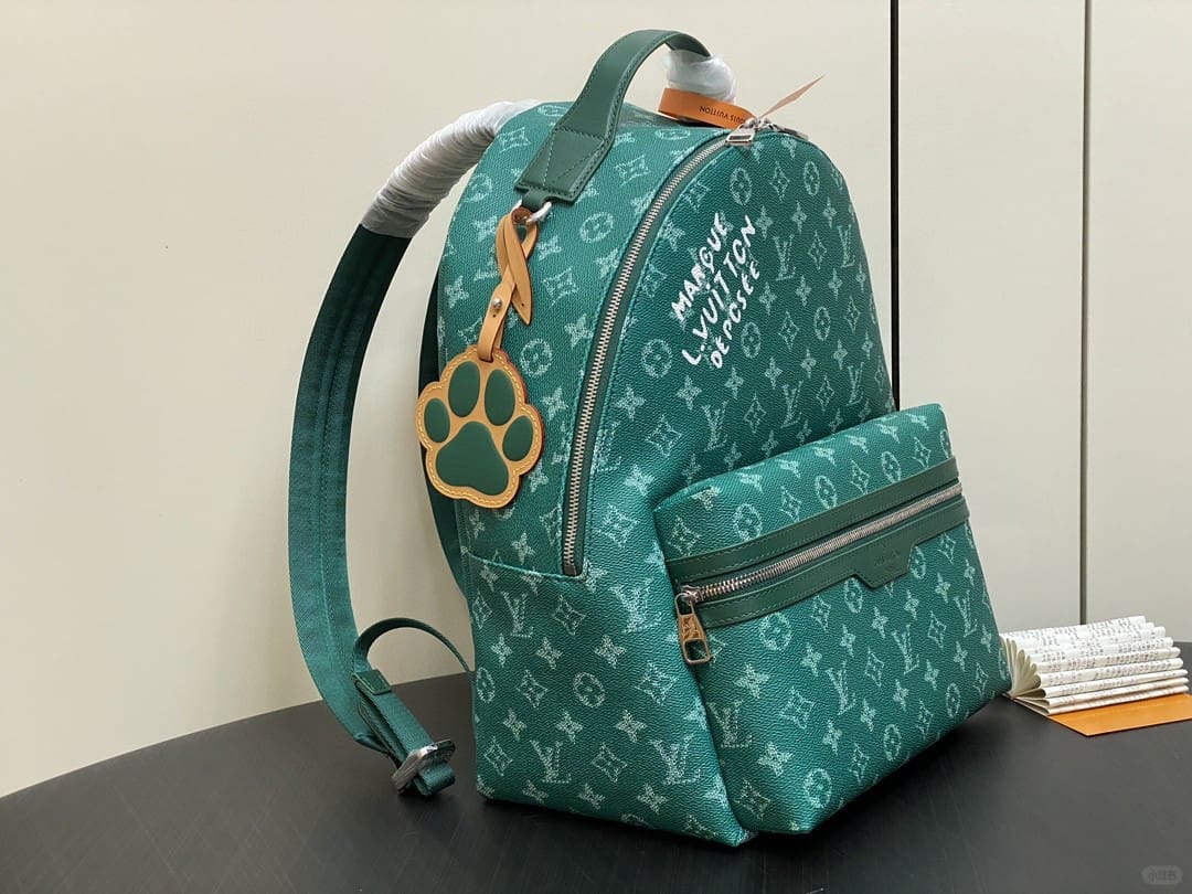 Louis Vuitton M12780 Discovery Backpack PM