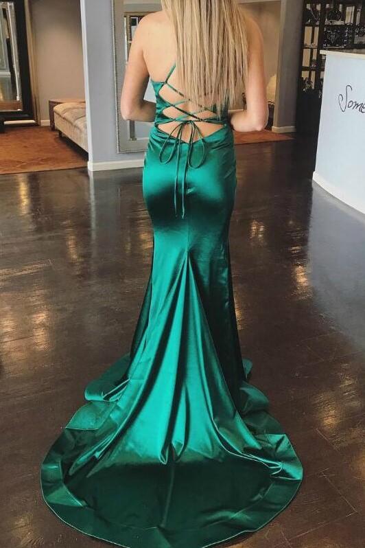 Slim-fitting Purple Long Evening Gown with Halter Neckline