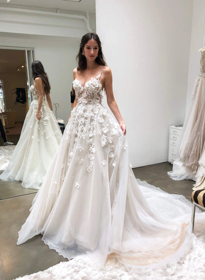 Light Champagne White Chiffon Wedding Dresses With 3D Floral Appliques