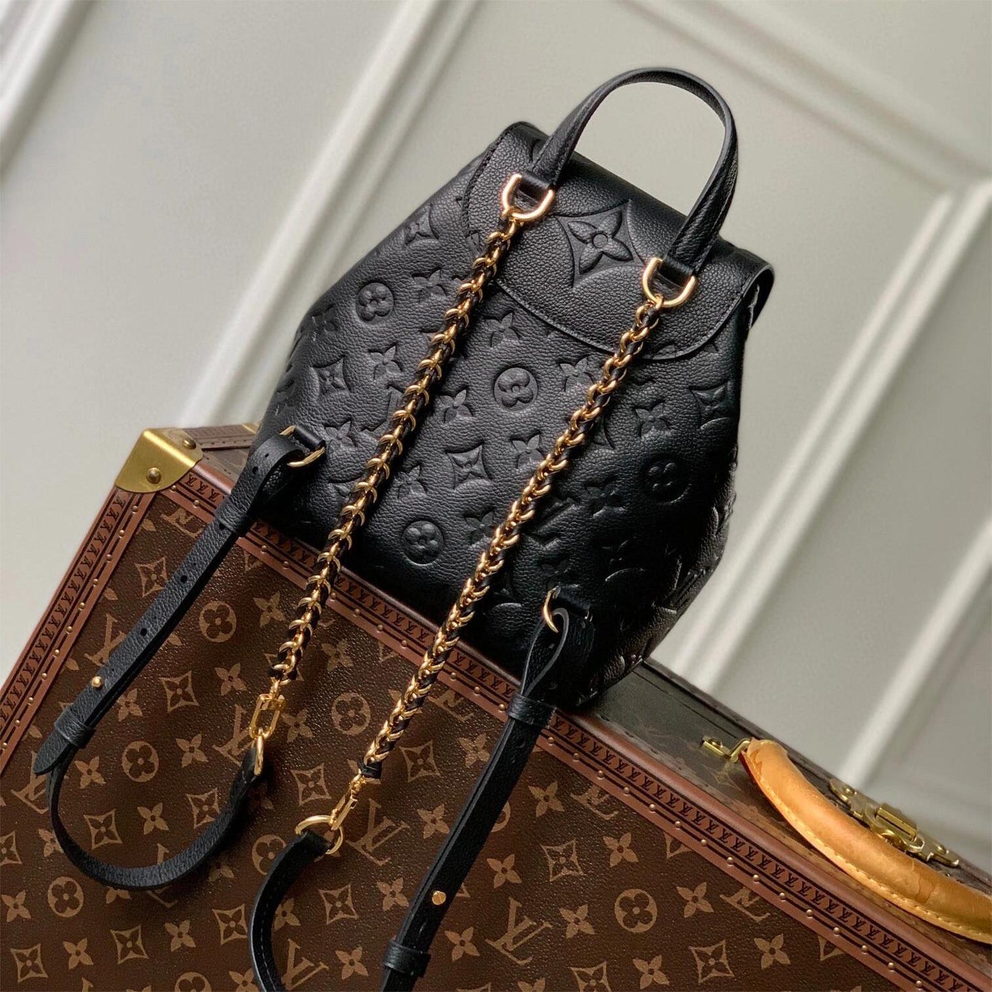 Louis Vuitton Backup M47072