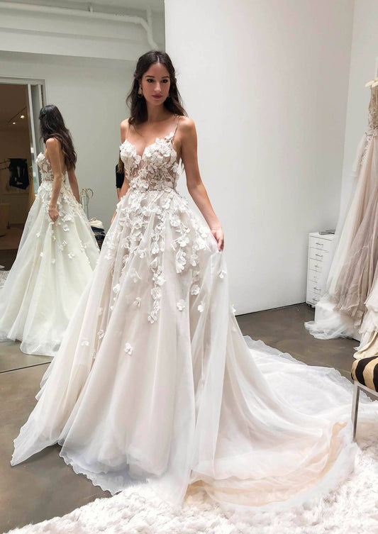 Light Champagne White Chiffon Wedding Dresses With 3D Floral Appliques