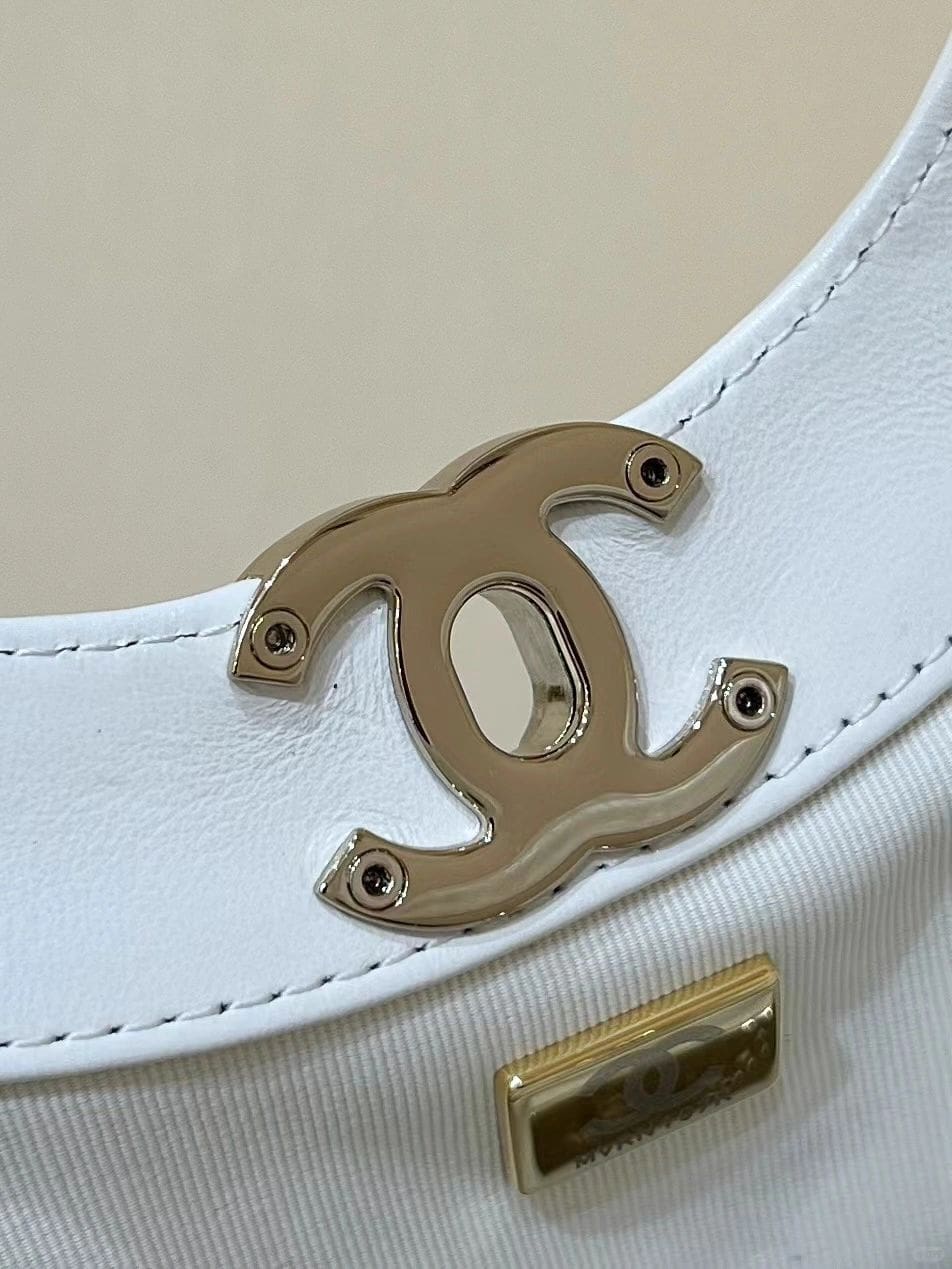 Chanel  Shiny Lambskin Quilted Small 31 Shopping Bag