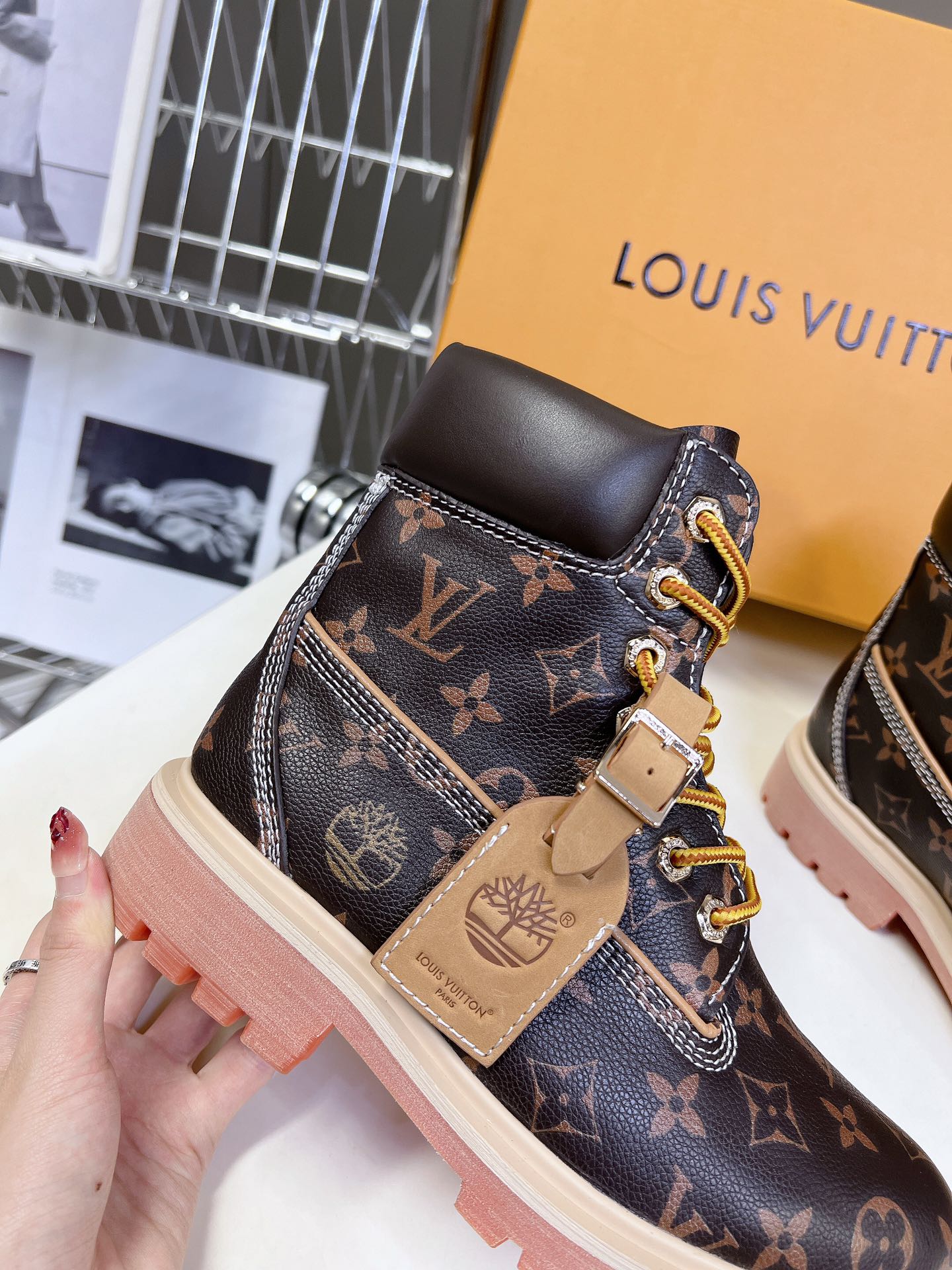 LV WOMEN’S BOOTS