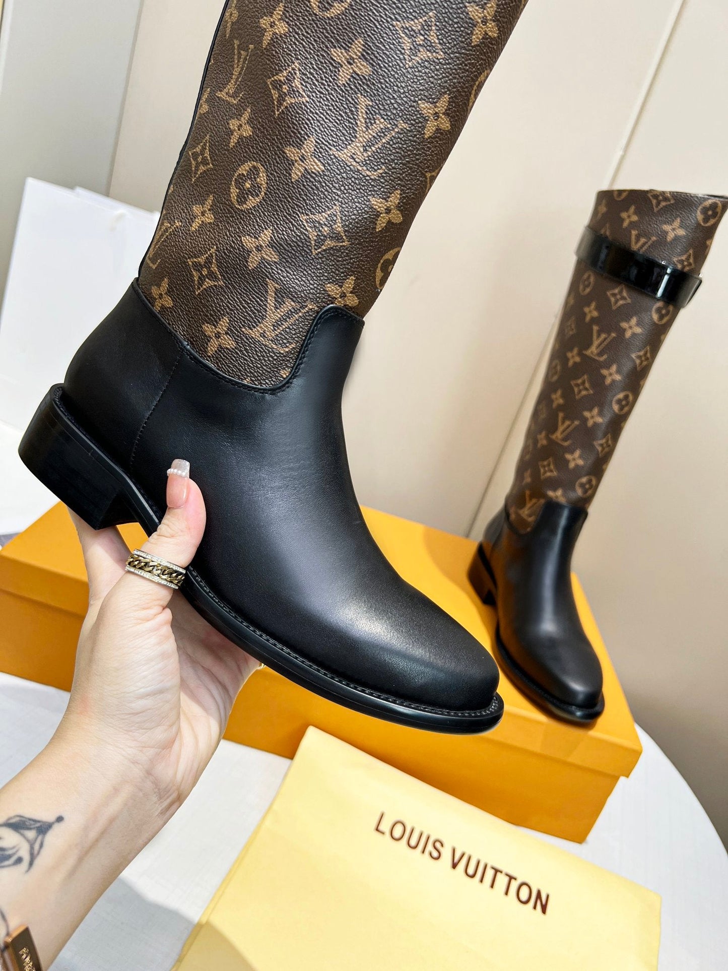 LV WOMEN’S BOOTS
