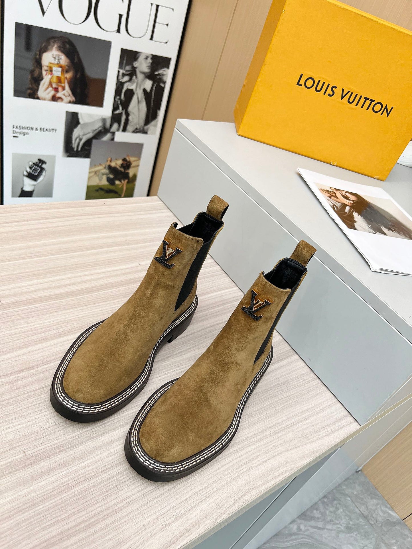 LV WOMEN’S BOOTS