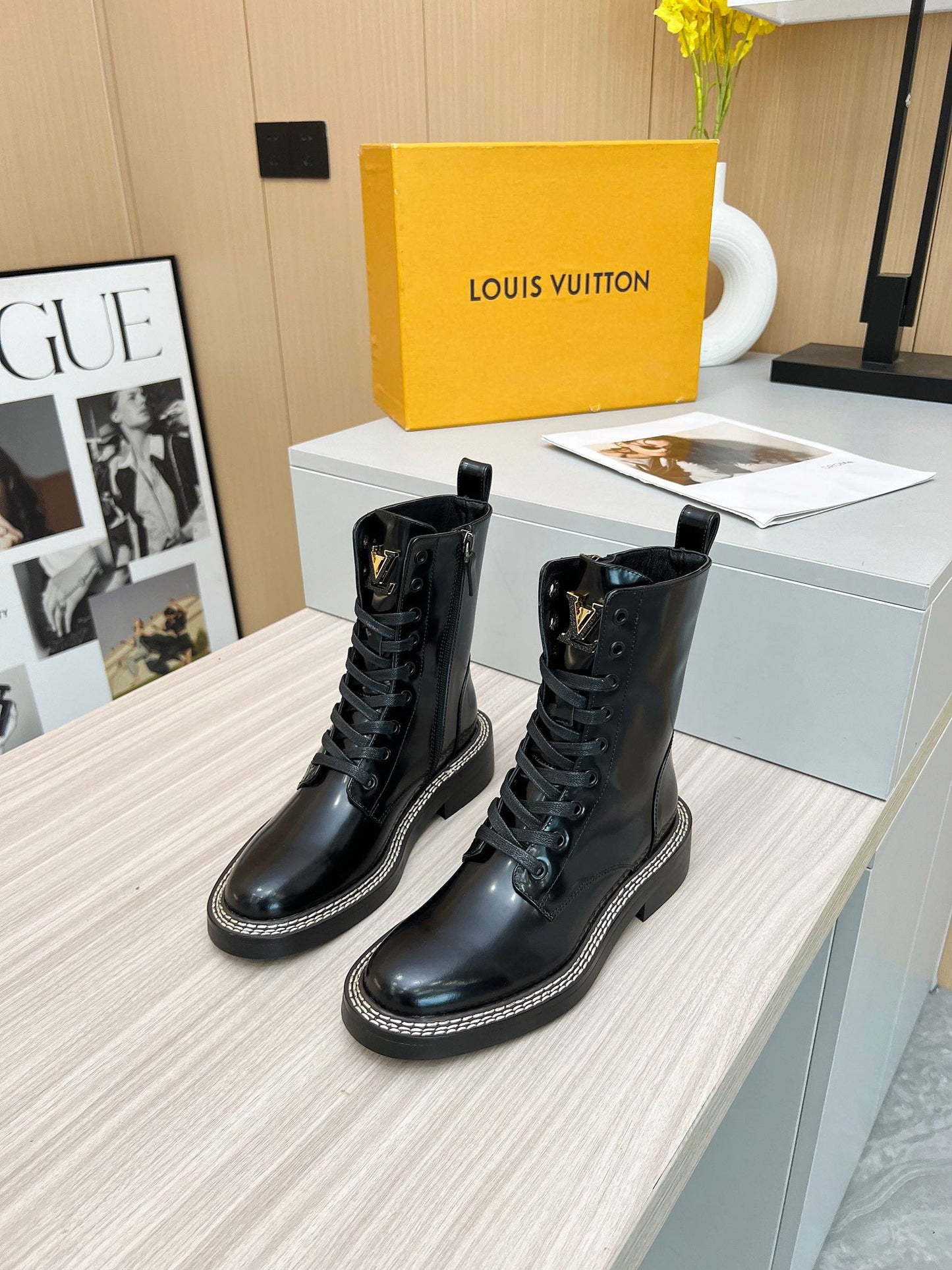 LV WOMEN’S BOOTS