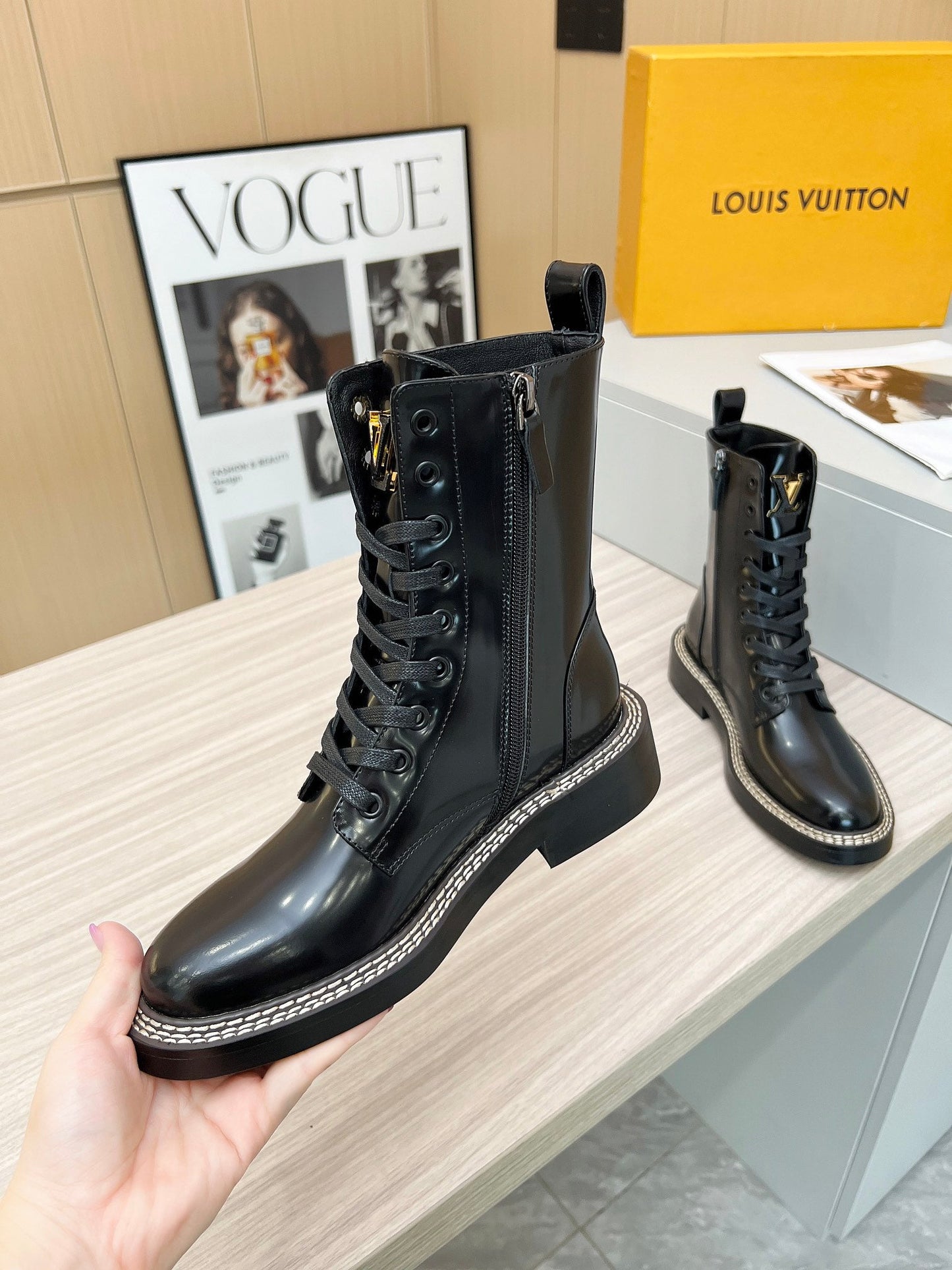 LV WOMEN’S BOOTS