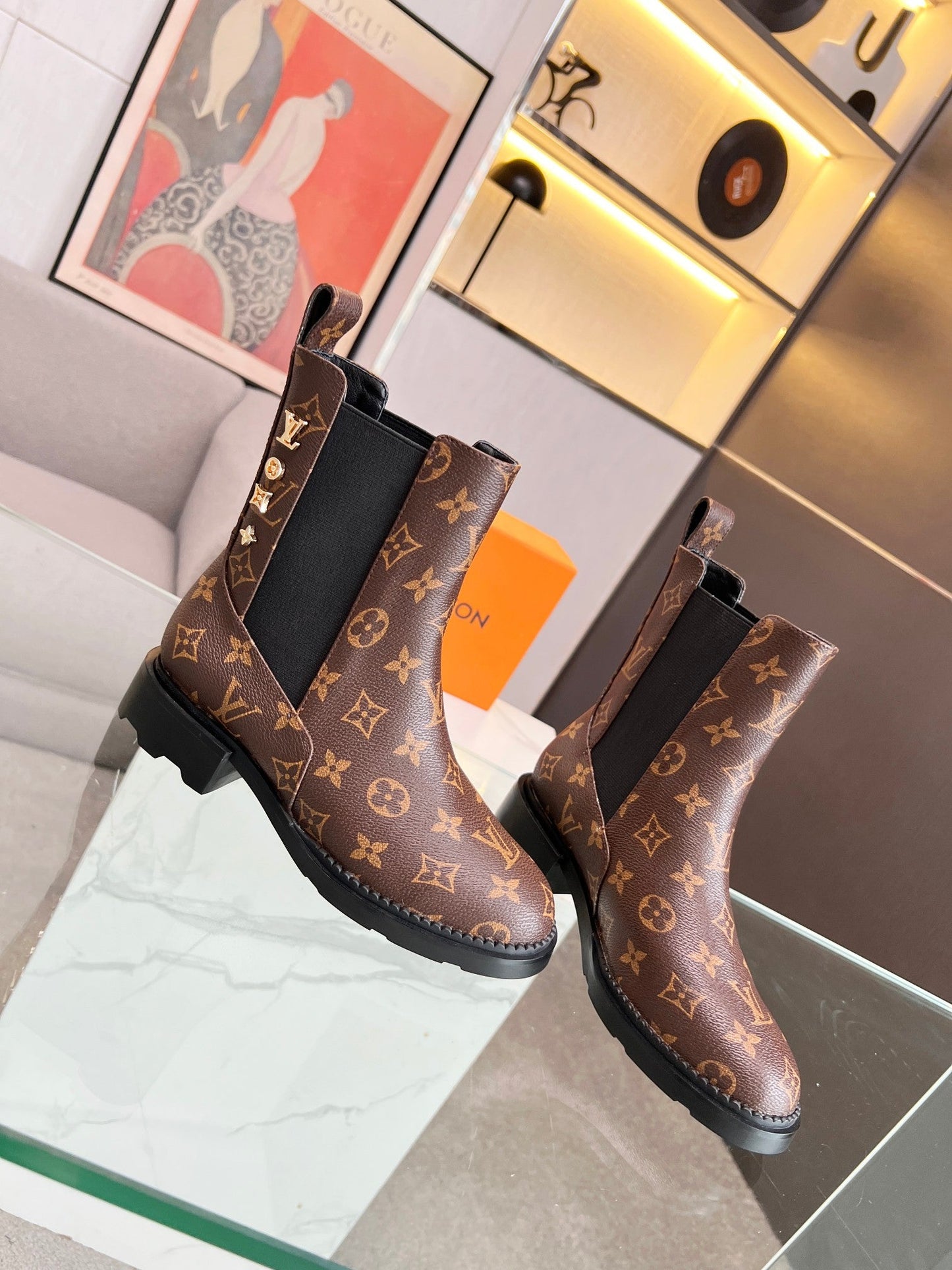 LV WOMEN’S BOOTS