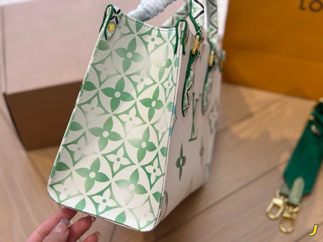 Louis Vuitton OnTheGo PM M24079